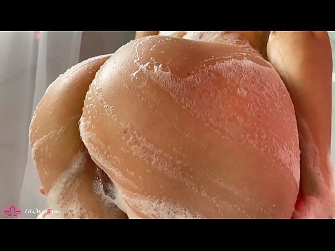 ❤️ Zeshkania masturbon pidhin me vibrator deri në orgazmë intensive në dush ❤ Vetëm porno tek ne sq.porno24-7.ru