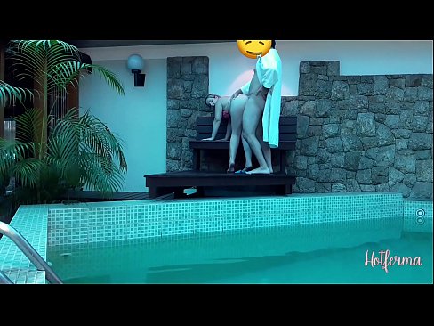 ❤️ Bosi fton shërbëtoren në pishinë, por nuk mundi t'i rezistonte një nxehtësie ❤ Vetëm porno tek ne sq.porno24-7.ru